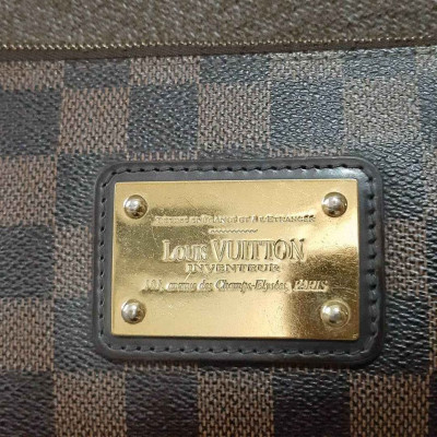 Louis Vuitton Eva Clutch