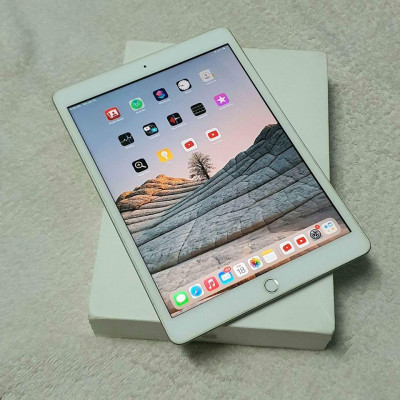 Ipad 7th generation Silver Smooth