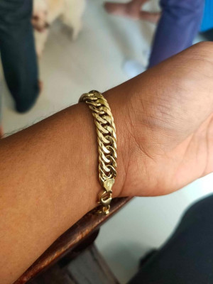 Sale / Swap 18k bracket chunky 9.8g 7half