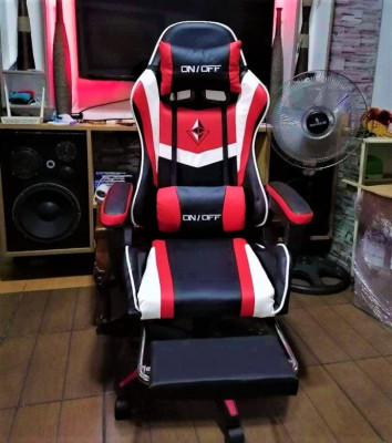 ON OFF GAMING CHAIR WITH FOOTREST