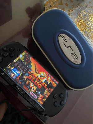 PSP Slim 2000 with GAMES