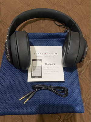 Original tommy hilfiger bluetooth headphones