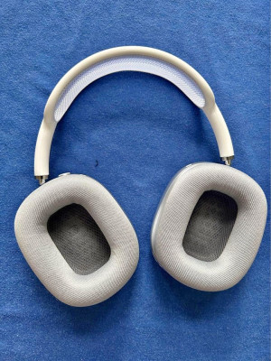 AirPods Max (HK Variant) Silver Apple Negotiable