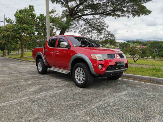 2007 Mitsubishi strada