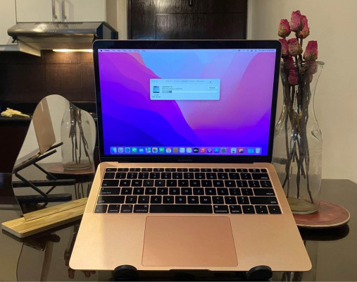 Macbook Air Retina 2018 13.3-inch core i5 8GB RAM 128SSD STORAGE