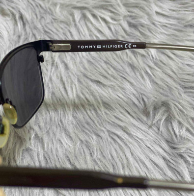 Original TOMMY HILFIGER Sunglass 😎