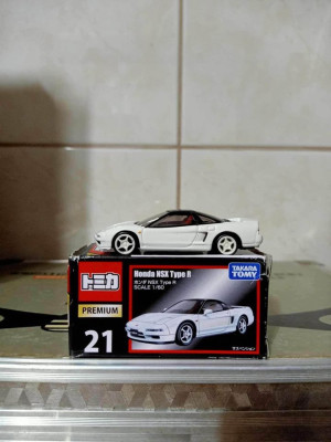 Tomica Premium