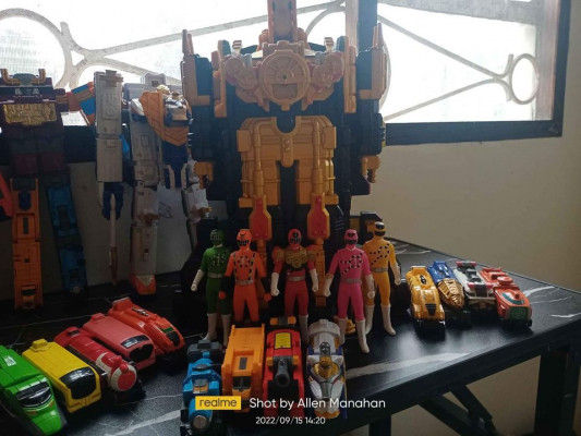 Reshha sentai ToQger robots