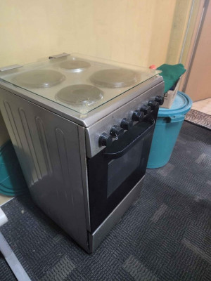 ELECTRIC RANGE 4SALE