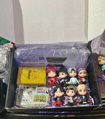CUSTOMIZE BTS GIFT SET