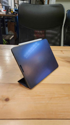 64 GB iPad Air 4 with Apple Pencil 2 and Apple Magnetic Folio