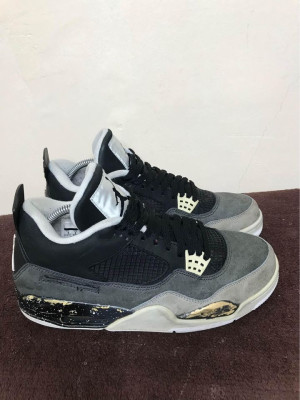 Air Jordan 4 Retro