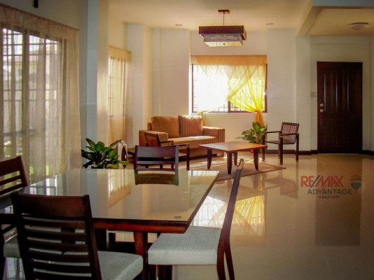 AN INTELLIGENT CHOICE FOR YOUR CHILD'S BRIGHT MIND