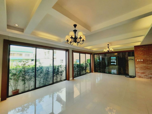 Greenwoods Executive Village