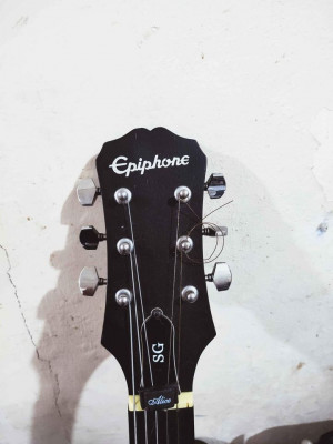 EPIPHONE SG ELECTRIC GUITAR & AMPLIFIER 30 WATTS TONY SMITH