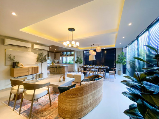 ⁣Majestic Contemporary Townhouse for Sale in Paco Manila⠀