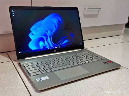 HP Laptop Ryzen 5 5500U