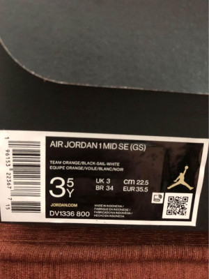 Air Jordan 1 mid SE (GS)