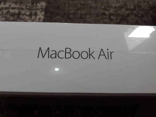 MacBook Air (13.3-inch, 2017)