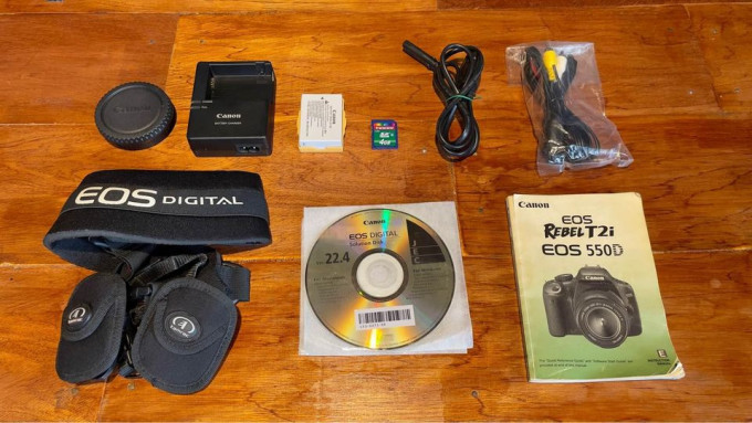 Canon EOS 550D DSLR Camera