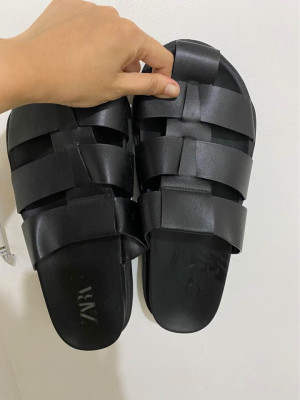 Zara Man slide