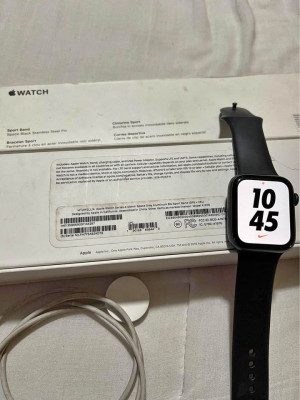Selling apple watch series 4 44mm LTE/GPS VERSION!!