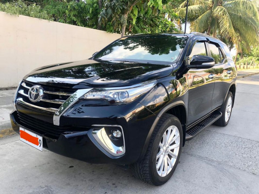 2017 Toyota Fortuner V A/T Diesel Fully Loaded