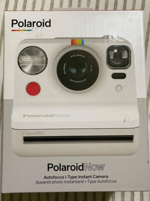 Polaroid Now - COMPLETE PACKAGE - i-Type, 600 Film - Instant Camera