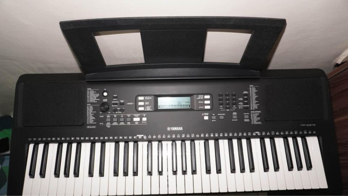Yamaha E373 Keyboard