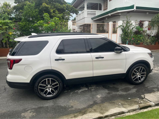 2019 Ford explorer