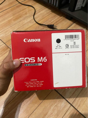 Canon EOS M6