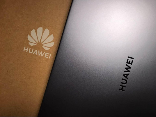 Huawei MateBook D14 AMD Ryzen 7 3700U 8GB RAM 512GB SSD AMD Vega 10 Graphics