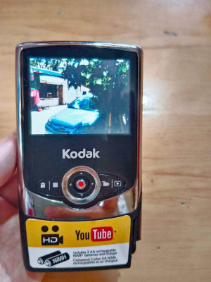 Kodak Zi6 pocket camera camcorder