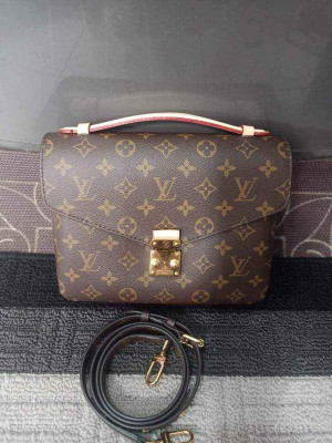 lv pochette metis