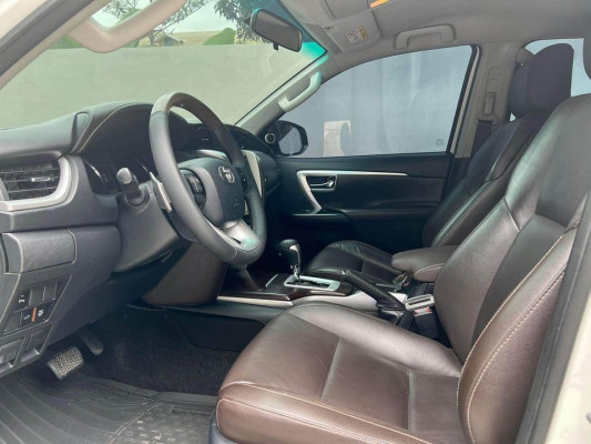 2017 Toyota fortuner v