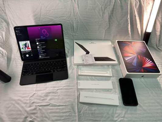 iPad Pro M1 12.9 256GB + Apple Pencil + Magic Keyboard