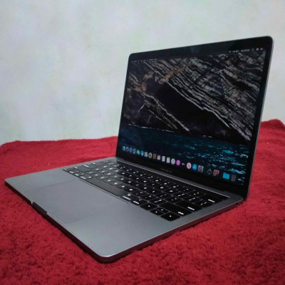 Macbook Pro 2019 13-inch 8GB RAM 256SSD STORAGE