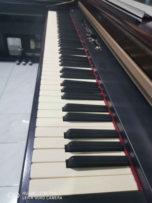 Piano roland digital electric piano