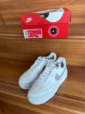 Original: W Nike Court Vision Alta LTR (white,size 6.5)