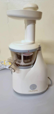 Hurom slow juicer