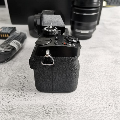 Fujifilm X-S10 Mirrorless Camera