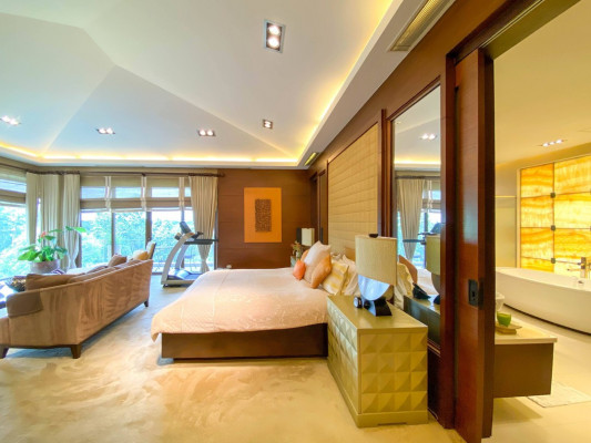 Futuristic Mansion for Sale in Ayala Heights ⠀