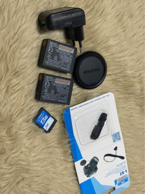 For Sale: Fujifilm XA-3 Mirrorless Vlogging Camera (Silver Argent)