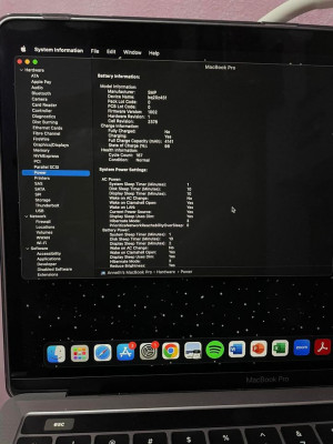 MACBOOK PRO 2019 w/ TOUCHBAR