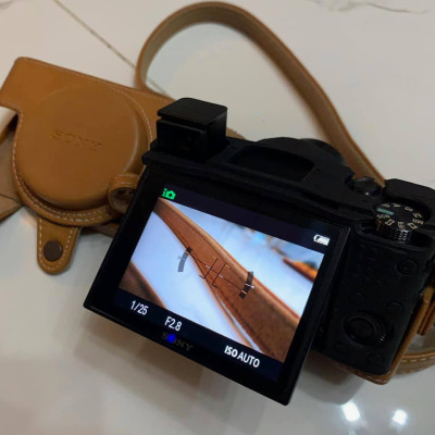 Sony Camera RX100 6 Premium Camera Package