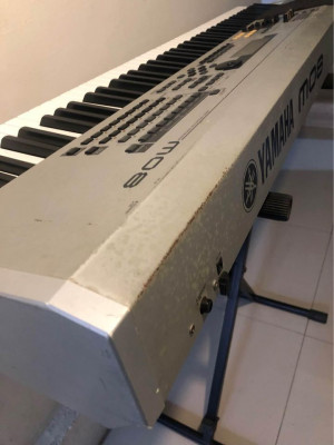 Yamaha MO8 88 Keys