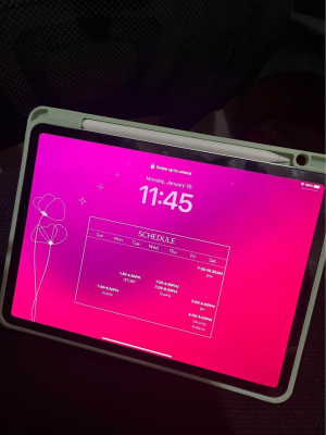 iPad Pro 2018 64gb Silver Wifi only and Apple Pencil 2