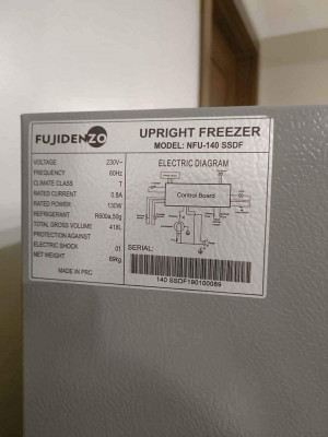 FUJIDENZO UPRIGHT FREEZER