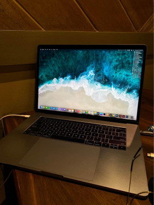 MacBook Pro (15-inch, 2017) 512GB