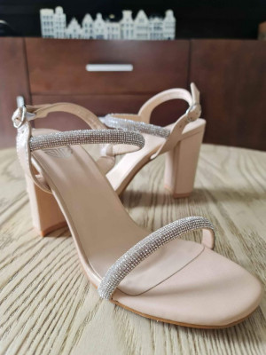 BRANDNEW Formal Nude Heels